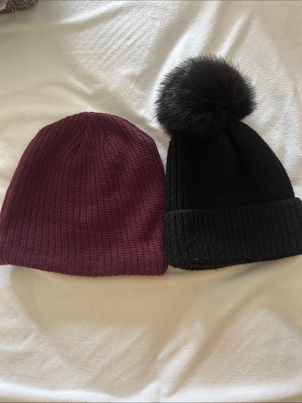 Women’s Knit Beanie Hat Set - Black Pom Pom & Burgundy